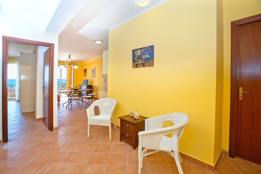 Apartamento Polifemo Letojanni Habitación foto