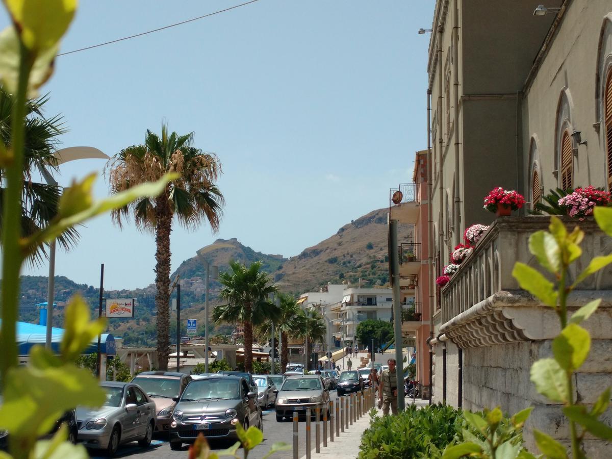 Apartamento Polifemo Letojanni Exterior foto